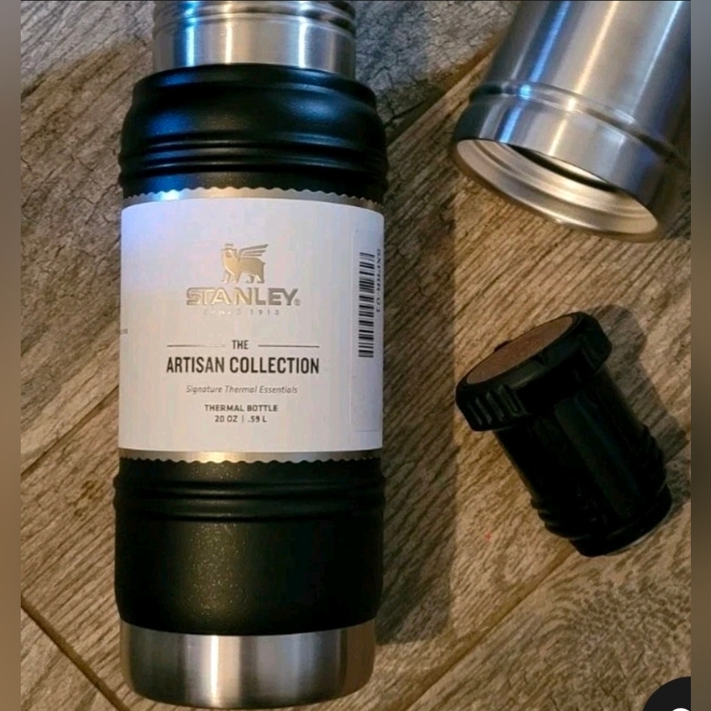 STANLEY The Artisan Thermal Bottle 20 Oz in BLACK NEW - Picture 2 of 9